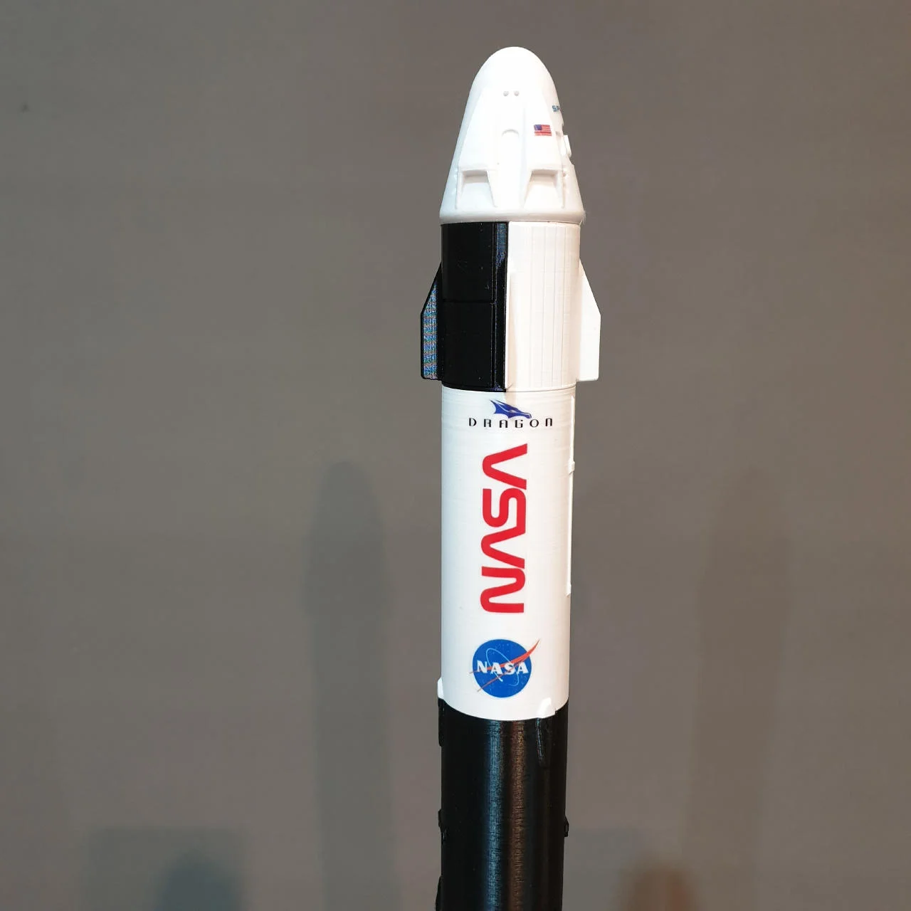 SpaceX Falcon 9 Model Rocket with Axiom-1 Crew Dragon Capsule - Image 4