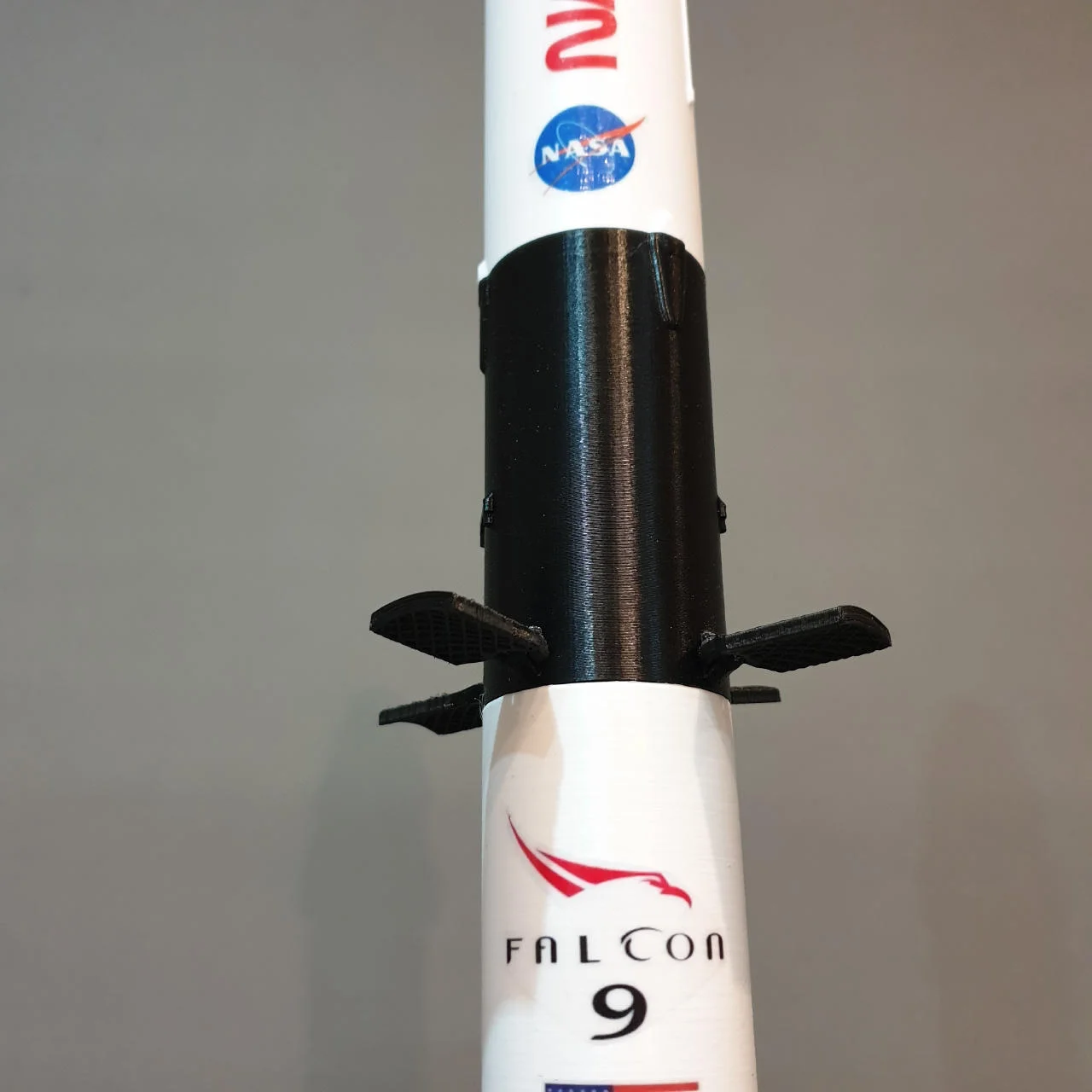 SpaceX Falcon 9 Model Rocket with Axiom-1 Crew Dragon Capsule - Image 5